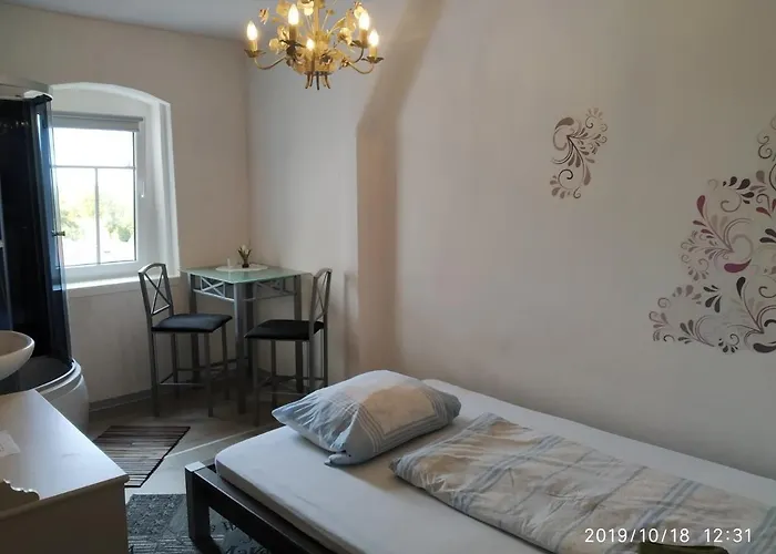 Privatzimmer منزل للإقامة *