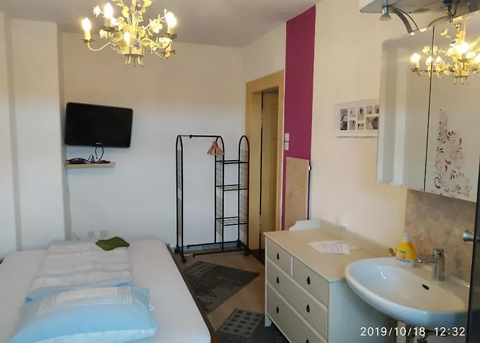 Privatzimmer منزل للإقامة Siebenlehn